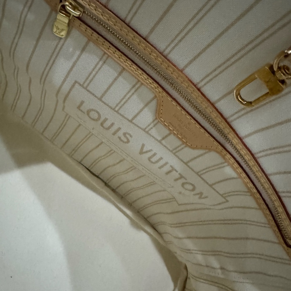 Louis Vuitton Neverfull MM Damier Azur Beige interior - Picture 6 of 14
